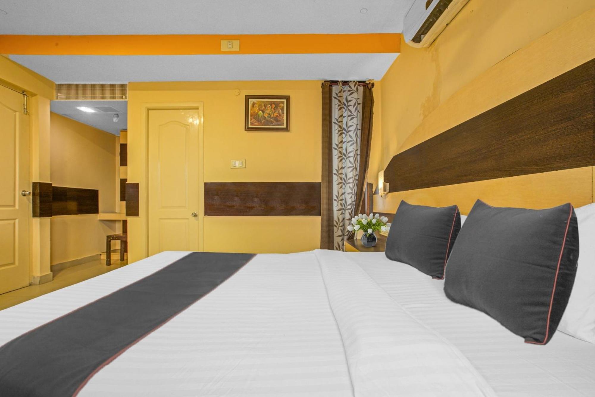 Collection O Mgr Inn Пондичери Екстериор снимка