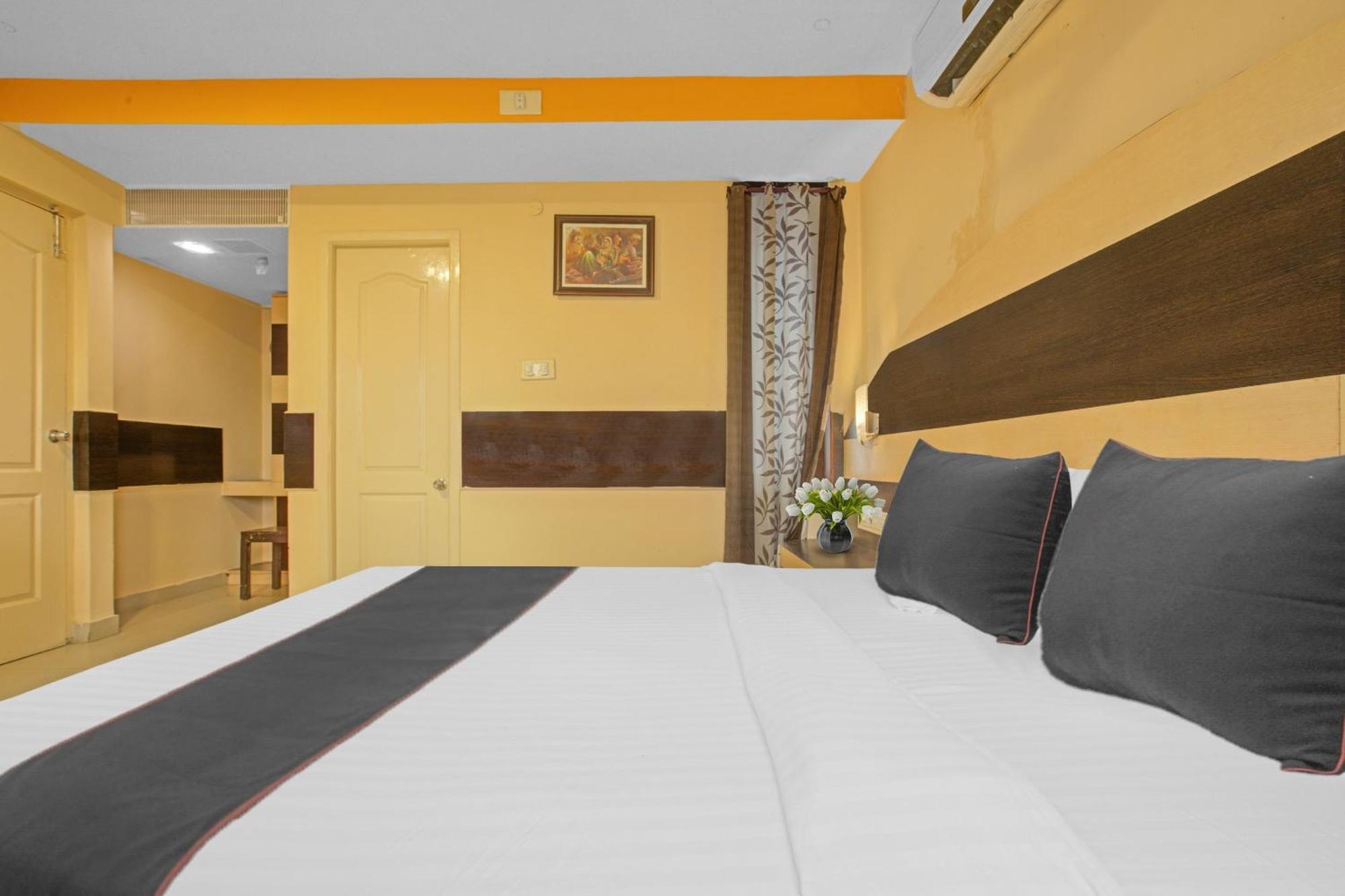 Collection O Mgr Inn Пондичери Екстериор снимка